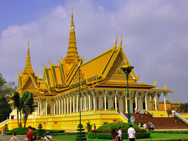 palais-royal-phnom-penh