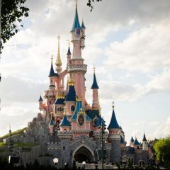 Comment bien s’organiser pour une visite à Disneyland Paris : conseils et astuces