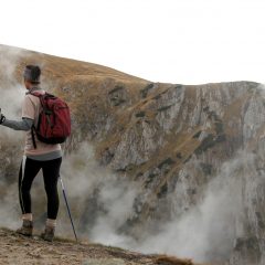 La marche  nordique: une des activités à privilégier lors des vacances dans les montagnes