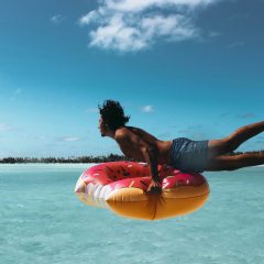 Côte d’Azur : 5 gadgets pour se baigner comme une princesse